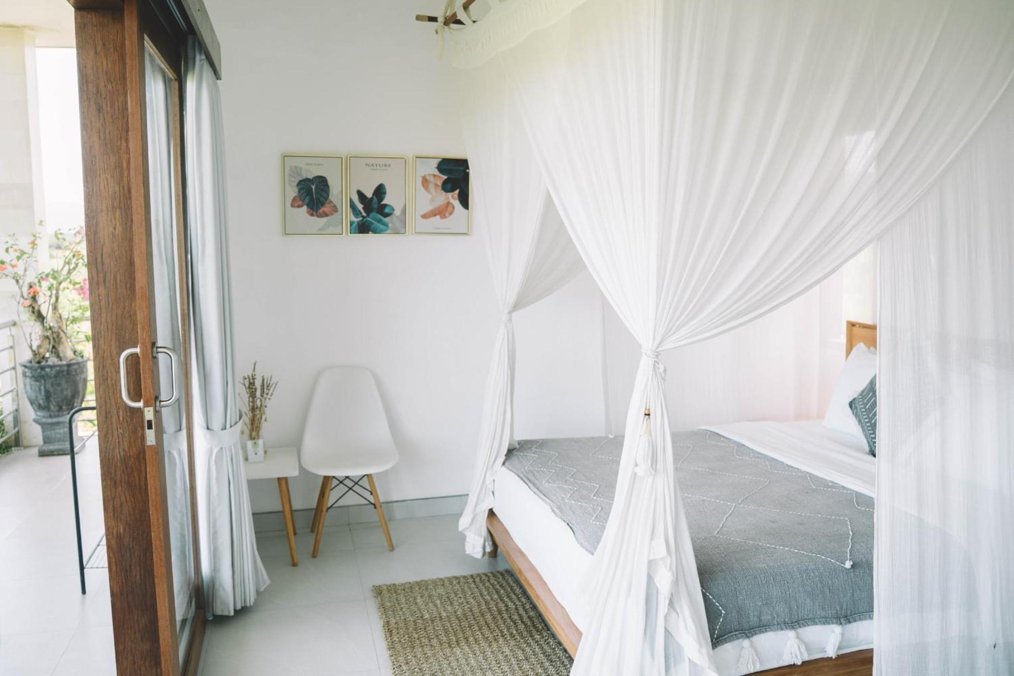Three Palms Surf & Stay Medewi Airsatang Номер фото