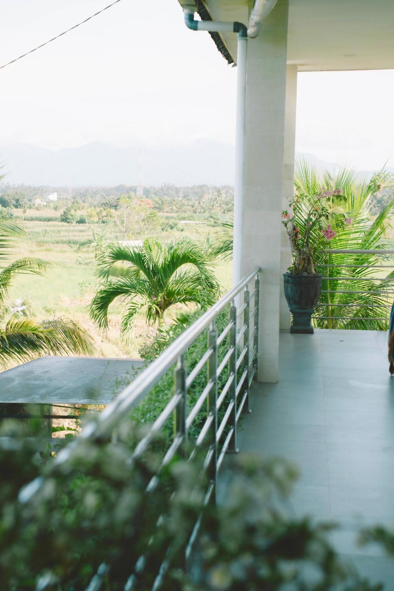 Three Palms Surf & Stay Medewi Airsatang Экстерьер фото